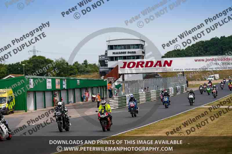 Vintage motorcycle club;eventdigitalimages;mallory park;mallory park trackday photographs;no limits trackdays;peter wileman photography;trackday digital images;trackday photos;vmcc festival 1000 bikes photographs